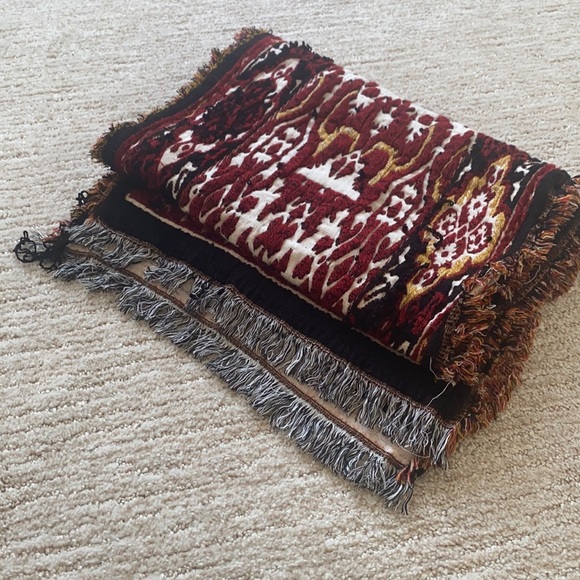 Zara luxury Persian tapestry scarf - Picture 2 of 7